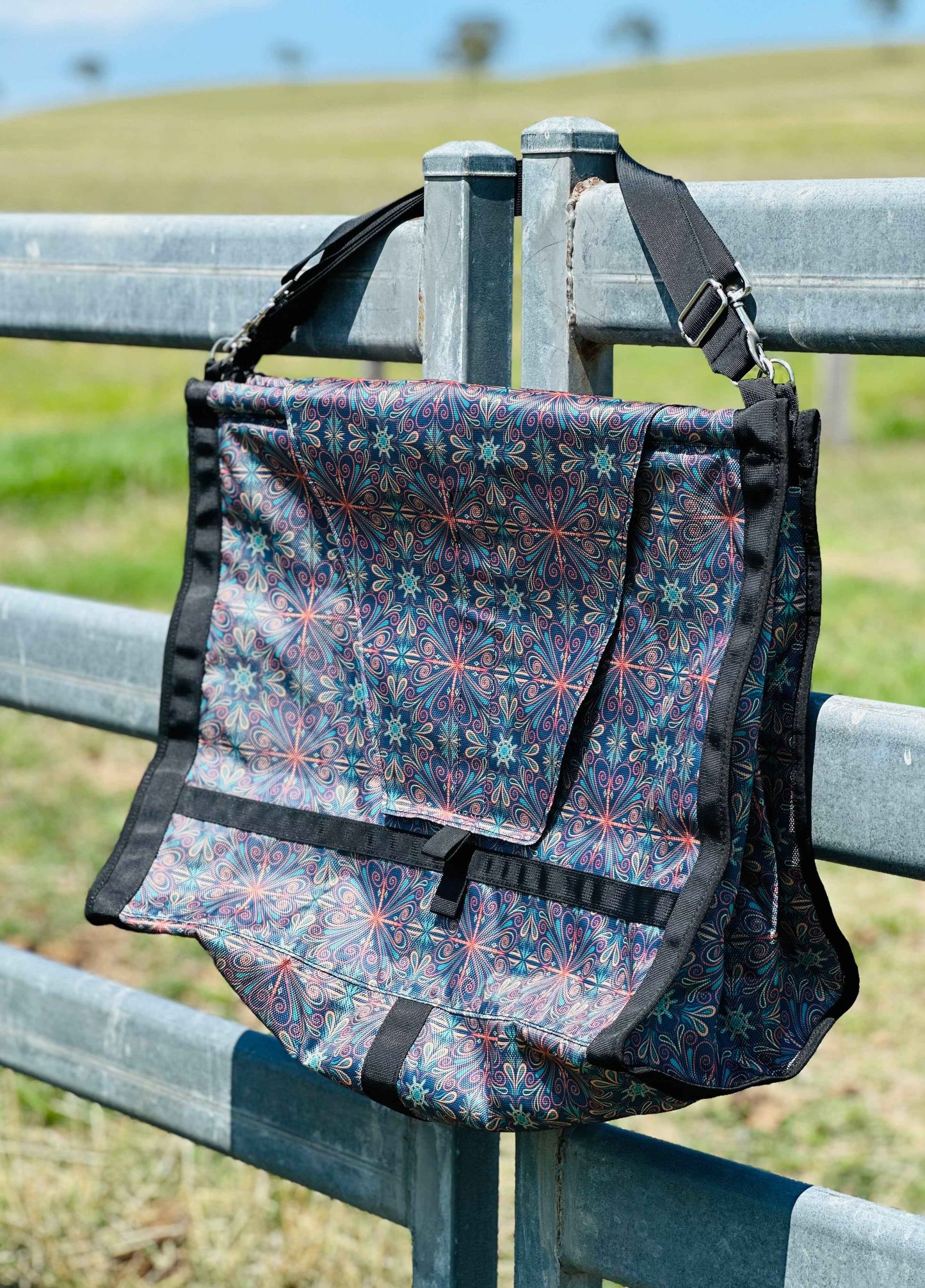 Dustybutts Top Load Hay Bag- Mandala