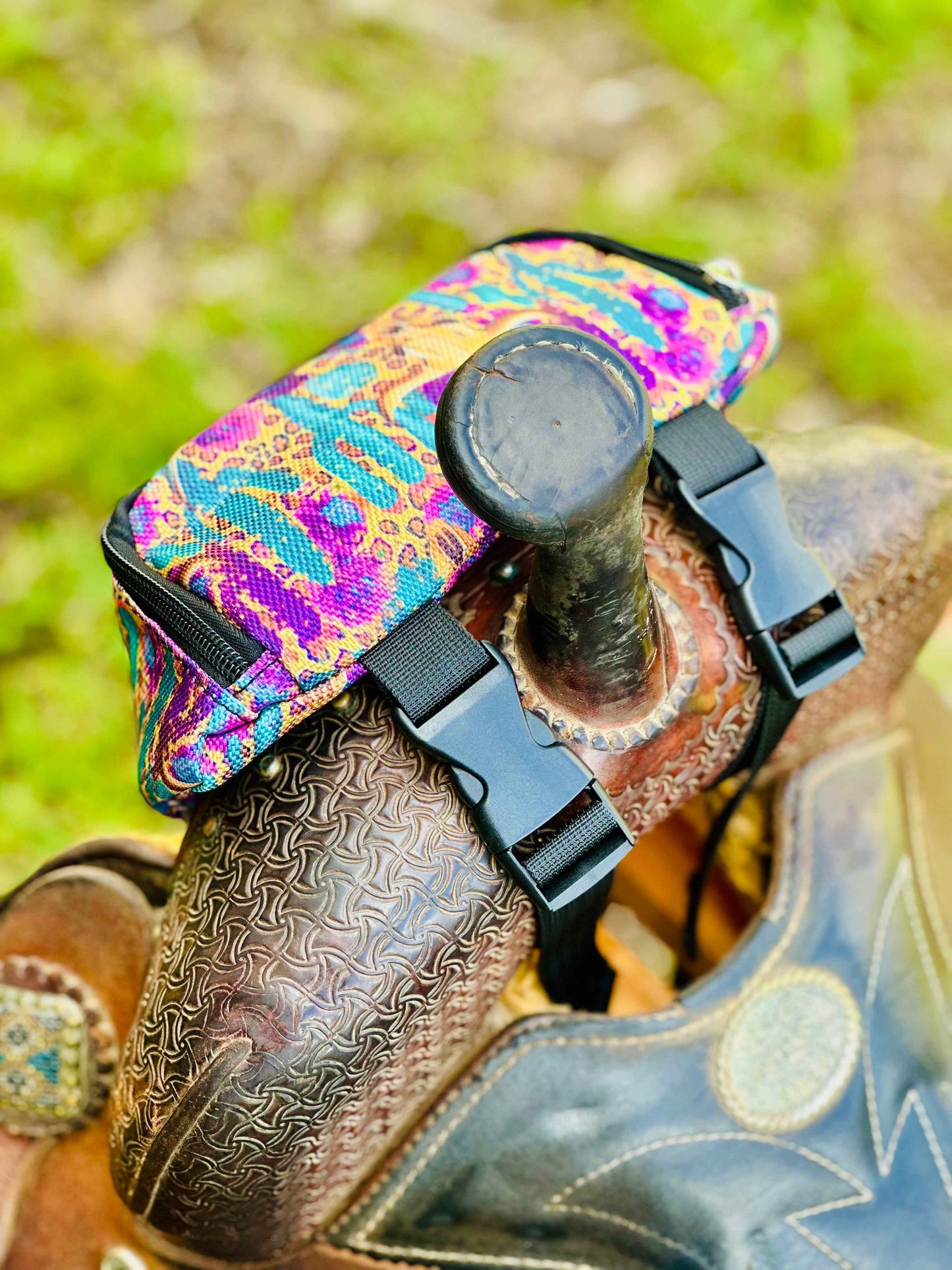 Dustybutts Cowgirl Carryall - Saguaro