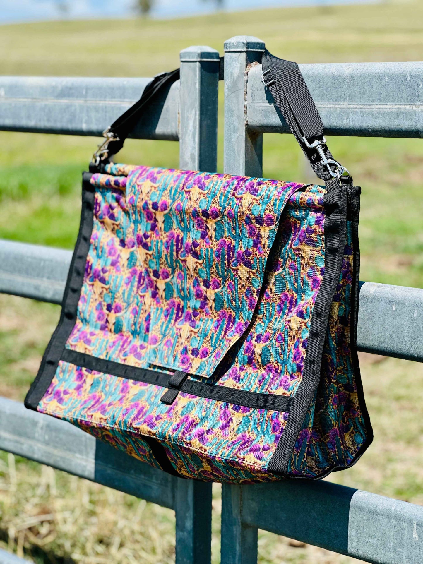 Dustybutts Top Load Hay Bag- Saguaro