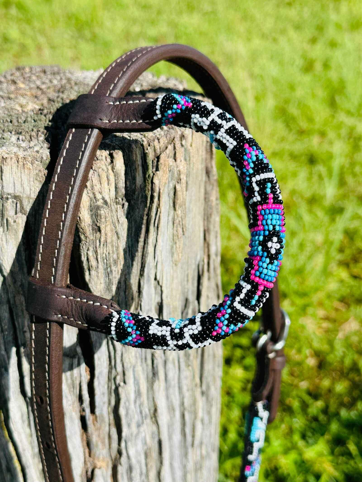 Dustybutts_Harness_Leather_One_Eared_Beaded_Bridle_-_-_Dustybutts_Australia-3794387