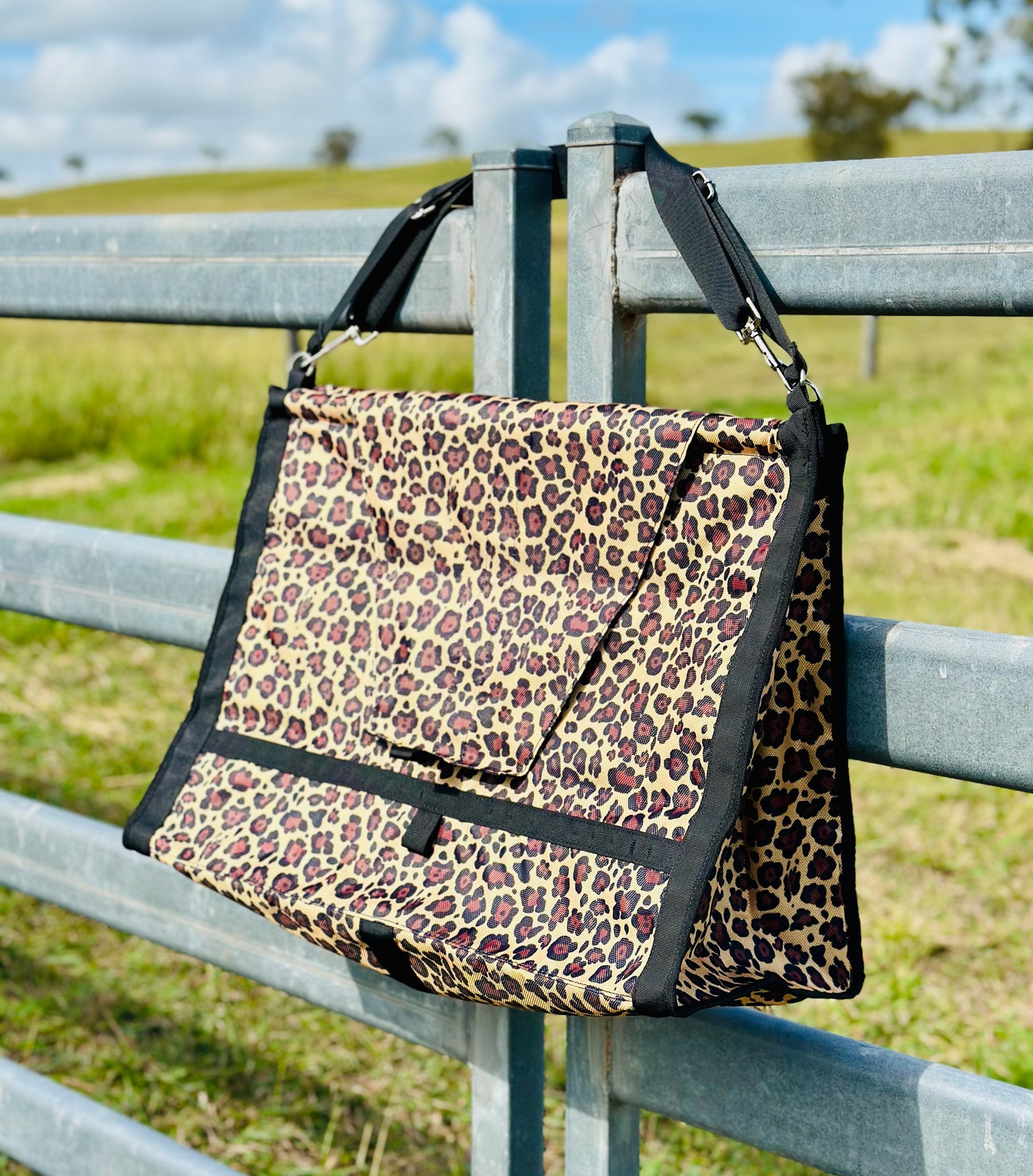 Dustybutts Top Load Hay Bag- Leopard