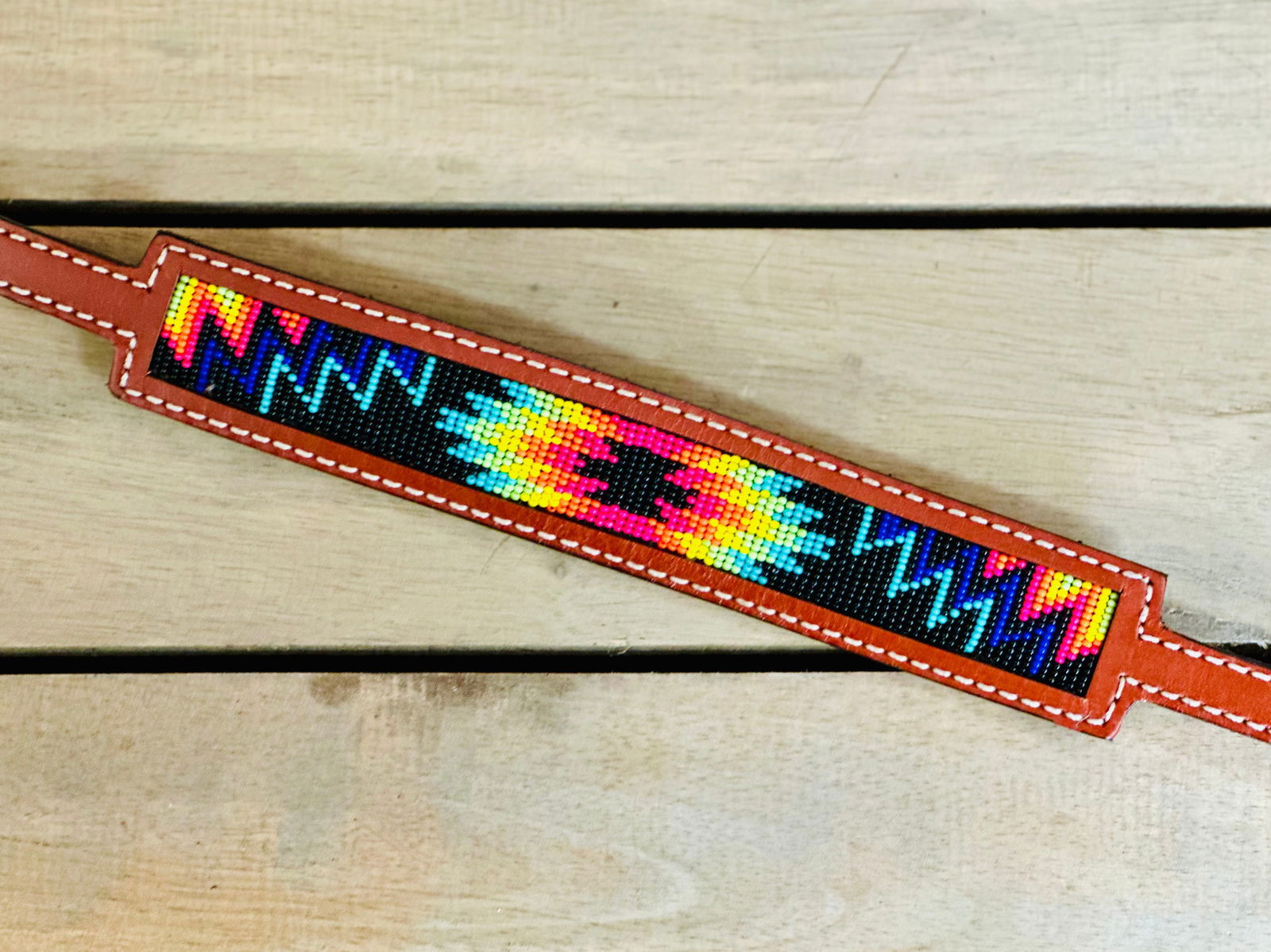 Medium Leather Wither Strap With Beaded Rainbow Pattern Inlay - Dustybutts Australia