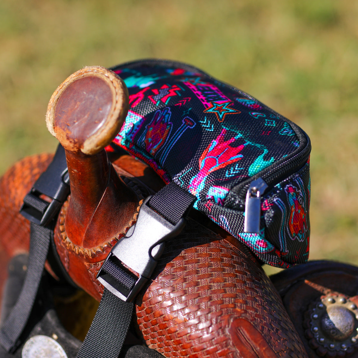 Dustybutts Cowgirl Carryall - Rodeo Rebel