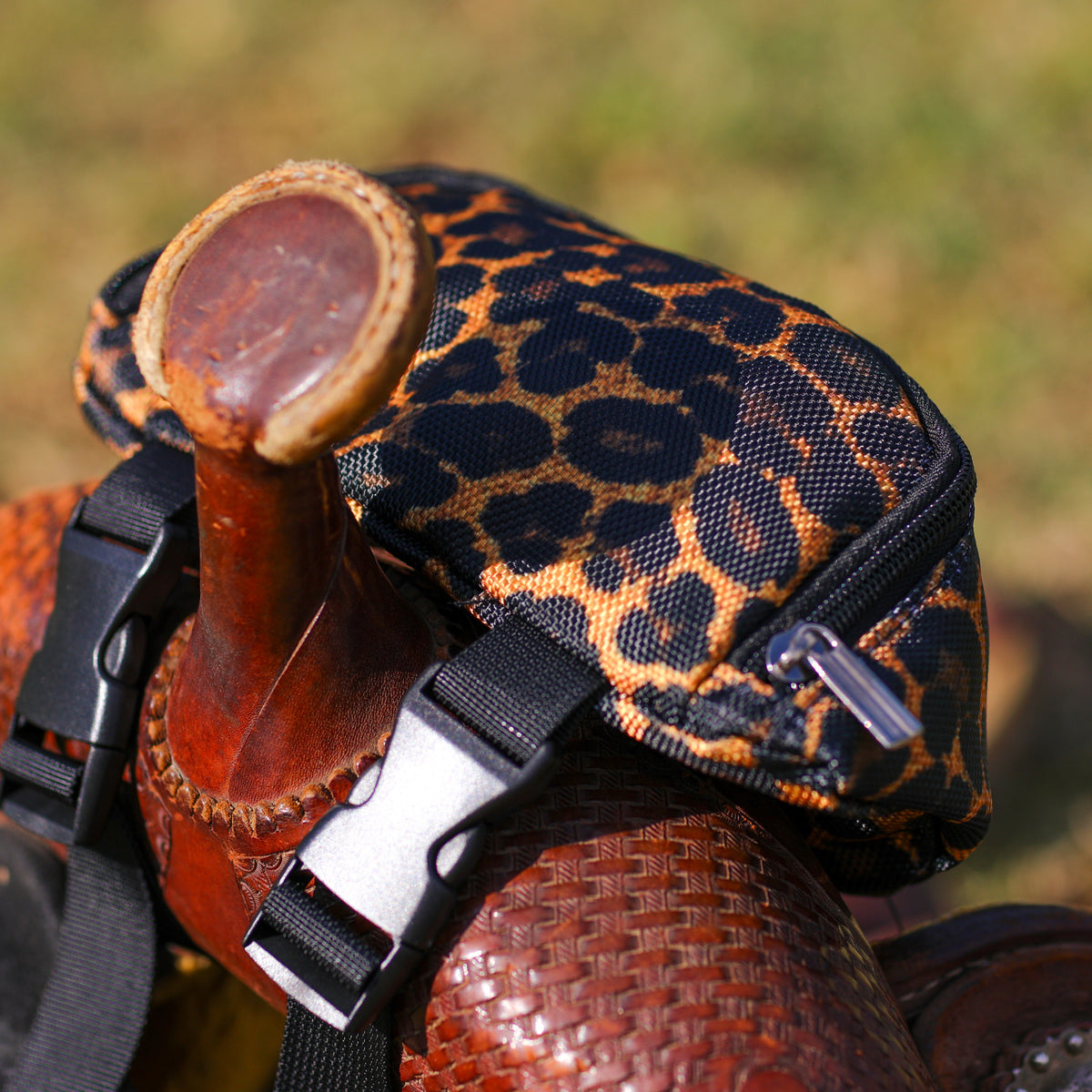 Dustybutts Cowgirl Carryall - Leopard