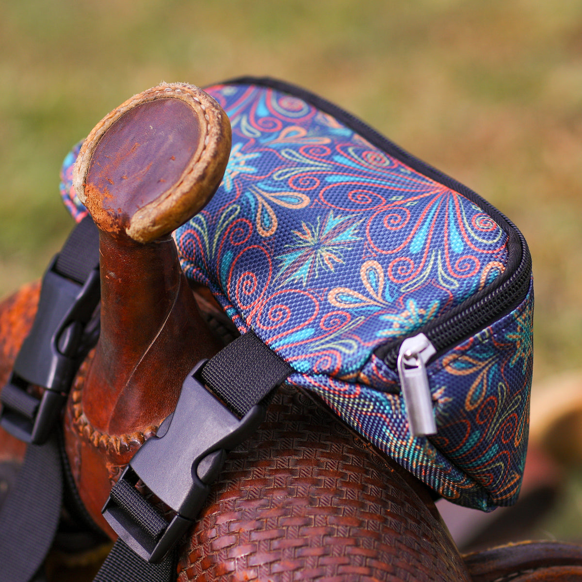 Dustybutts Cowgirl Carryall - Mandala
