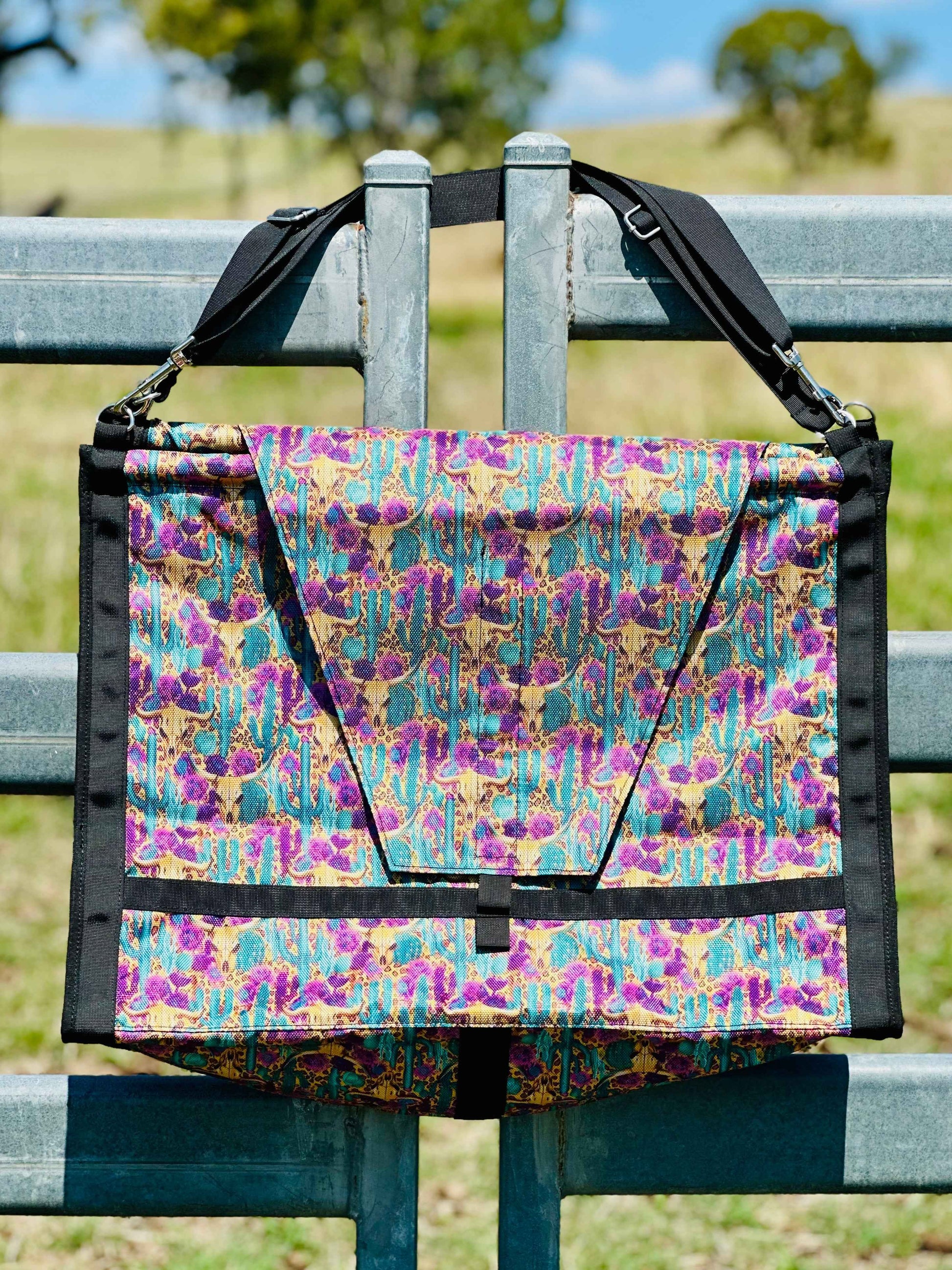 Dustybutts Top Load Hay Bag- Saguaro