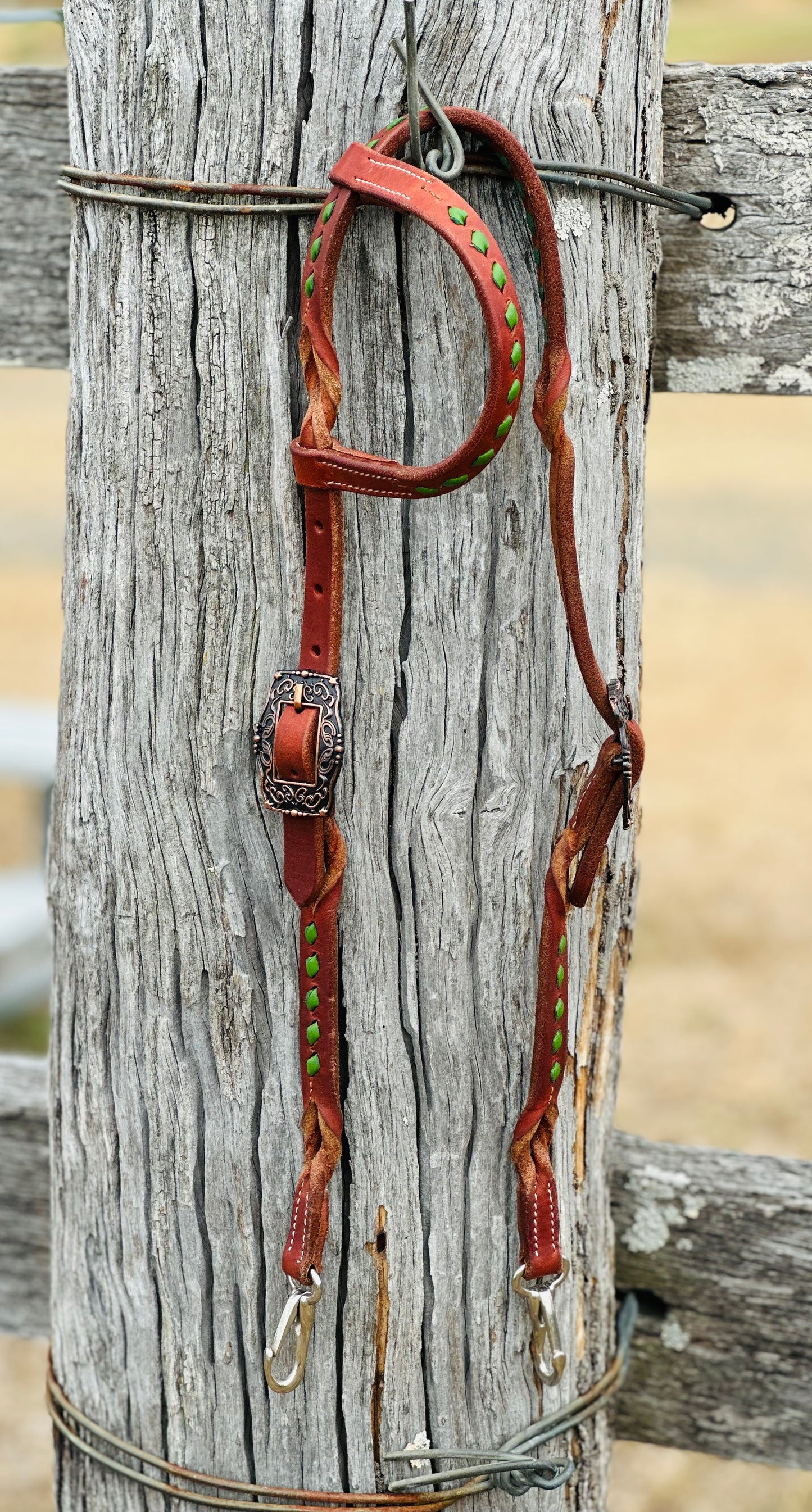 Harness Leather Buckstitch And Bloodknot One Eared Bridle - Green
