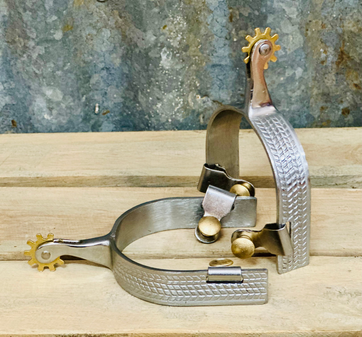 Chrome Plated Men’s Spurs With Stamped Design