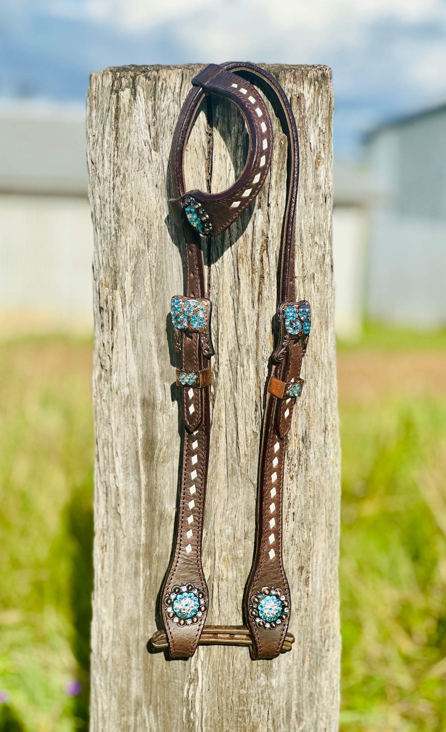Leather One Eared Bridle With White Buckstitch - Dark Oil