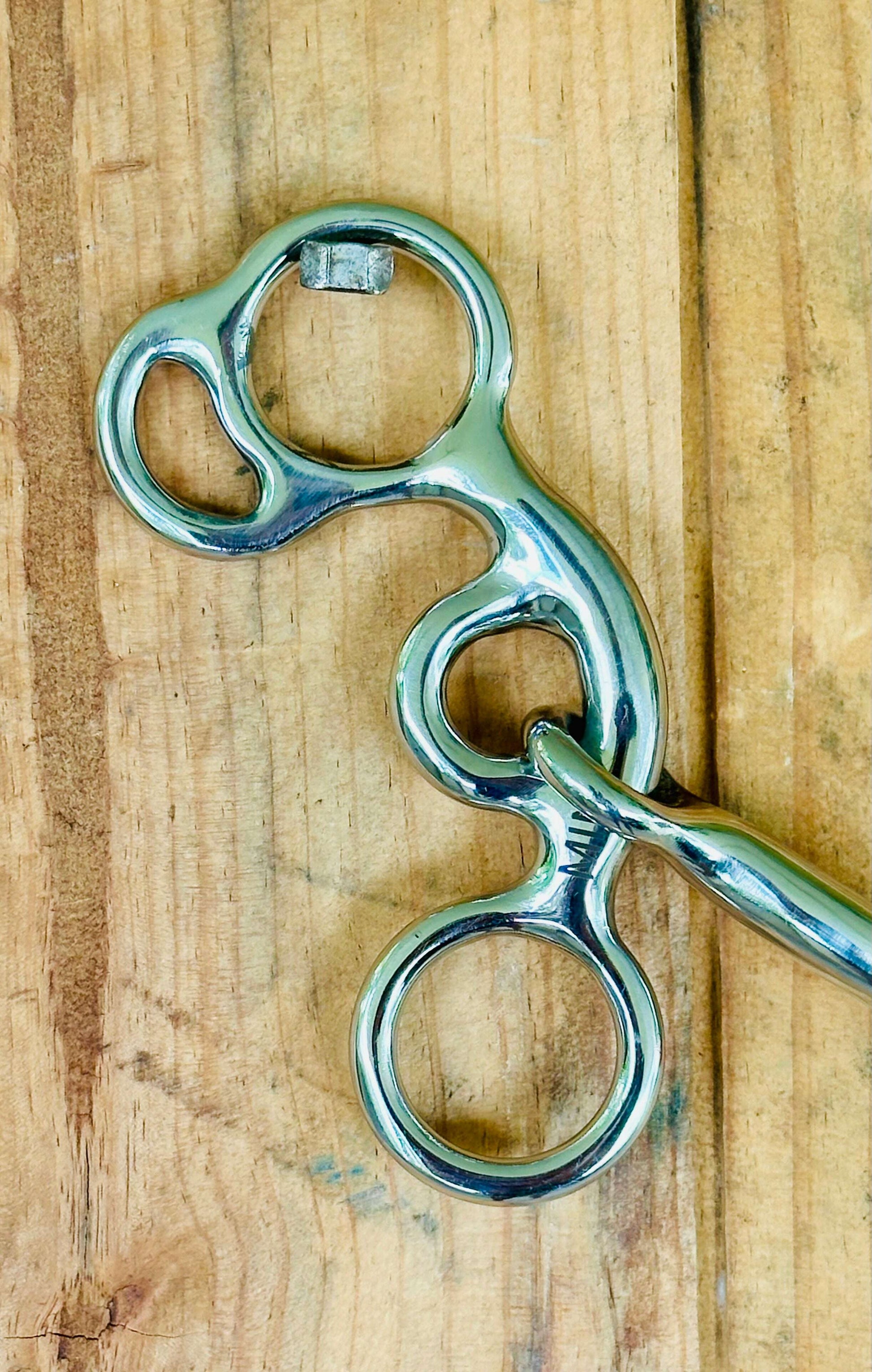 64C9A412-1E84-4A2B-8C3B-2EDB33F53E19