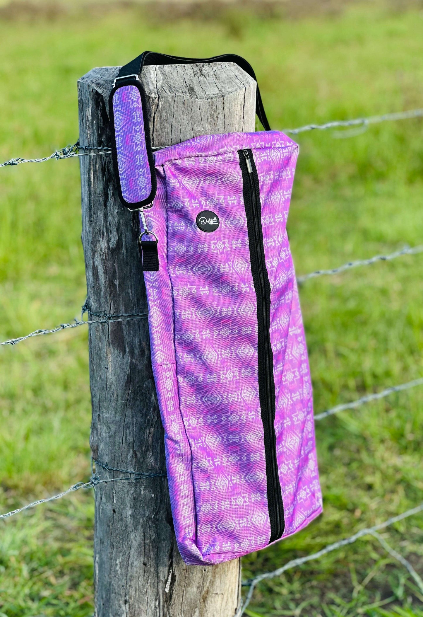 dustybutts-hanging-tack-bag-cheyenne-bags-totes-dustybutts-australia--35159574