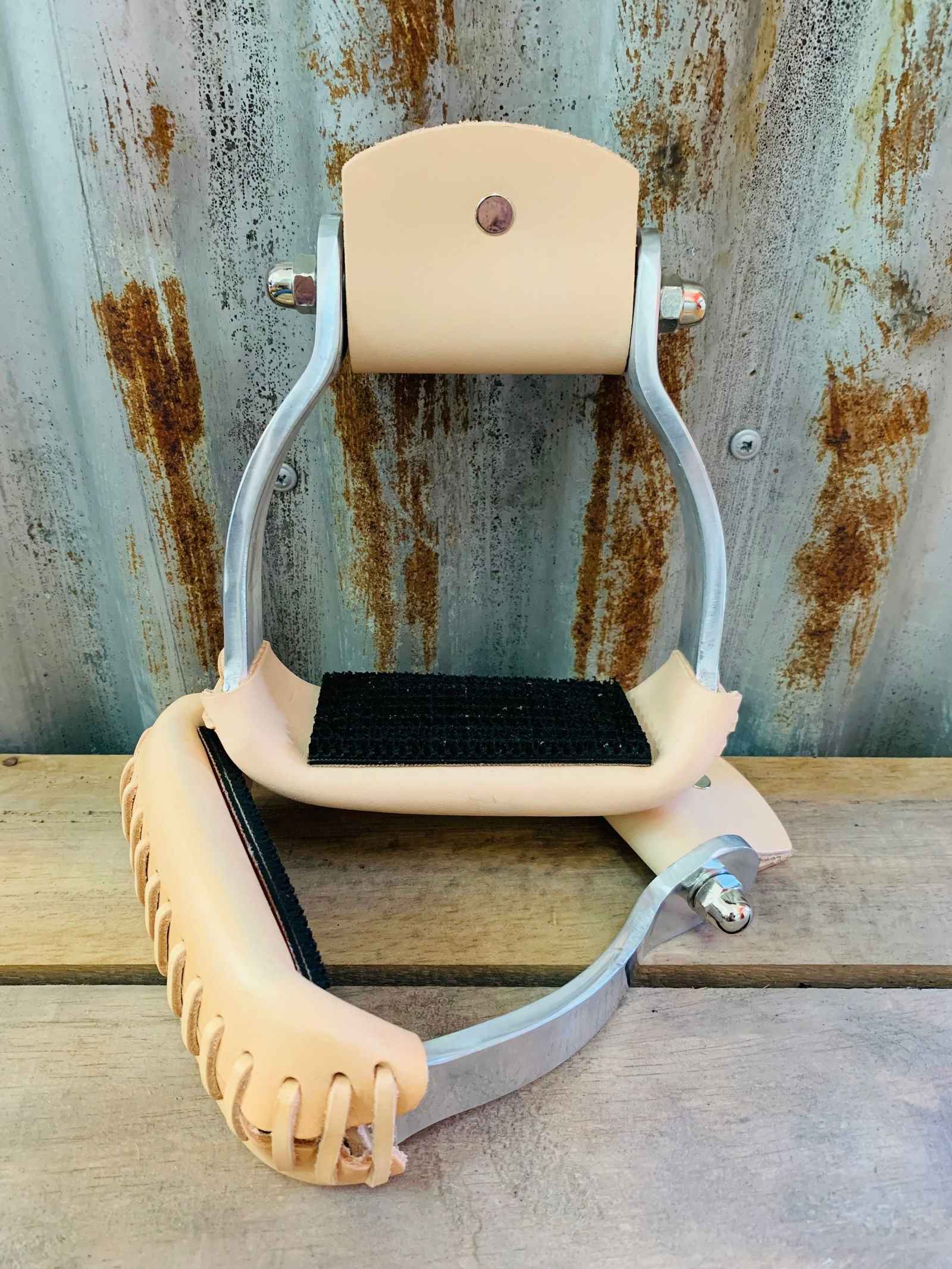 Aluminium Sure Grip Stirrups - Dustybutts Australia