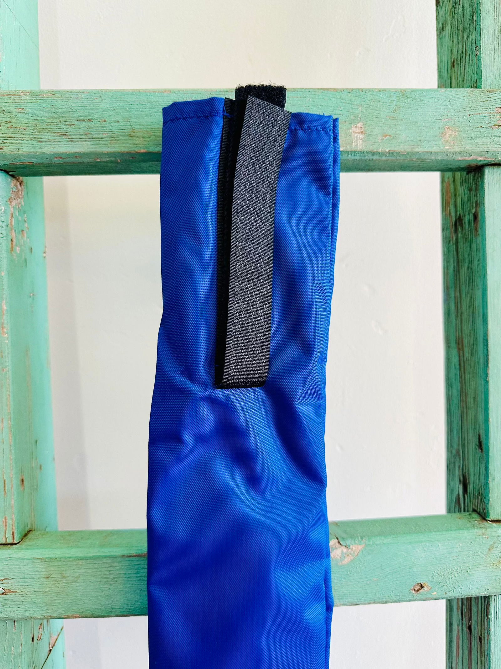 Blue Tail Bag With Hot Pink Whippers // Regular - Dustybutts Australia