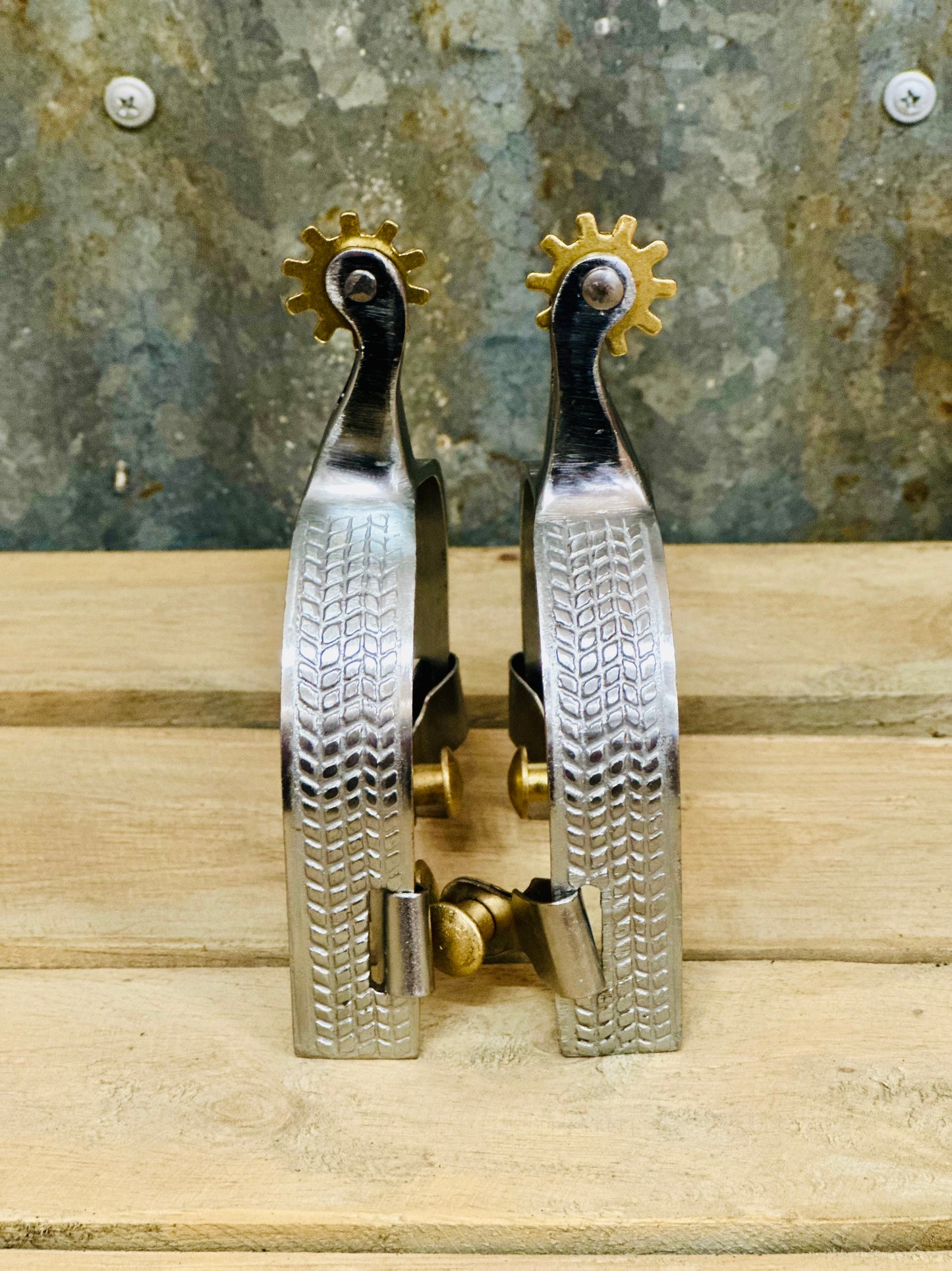 Chrome Plated Men’s Spurs With Stamped Design
