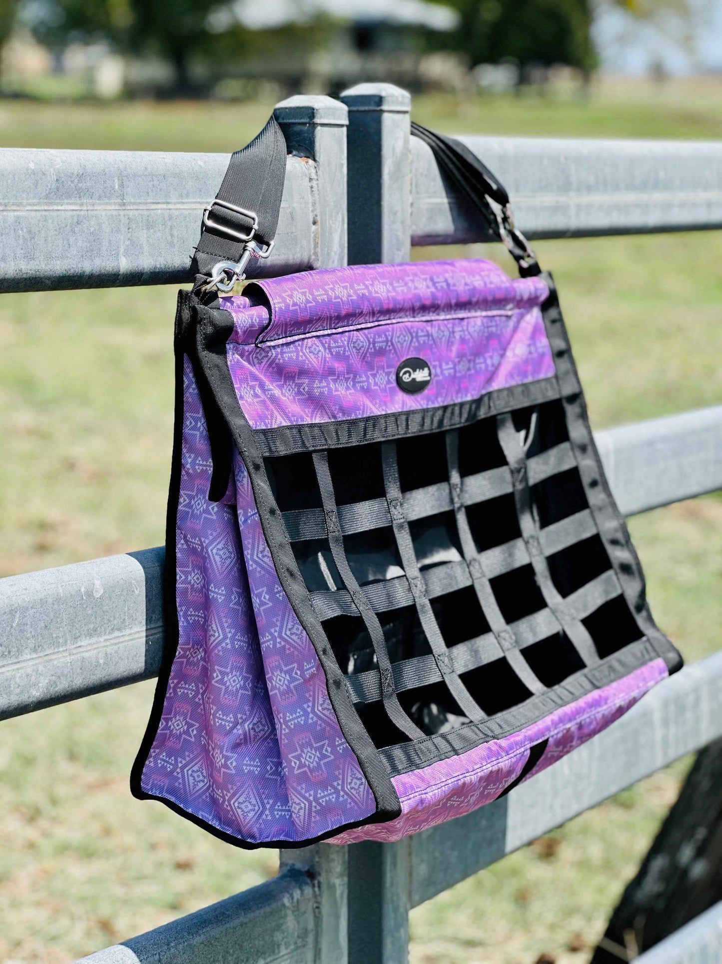 Dustybutts Top Load Hay Bag- Cheyenne