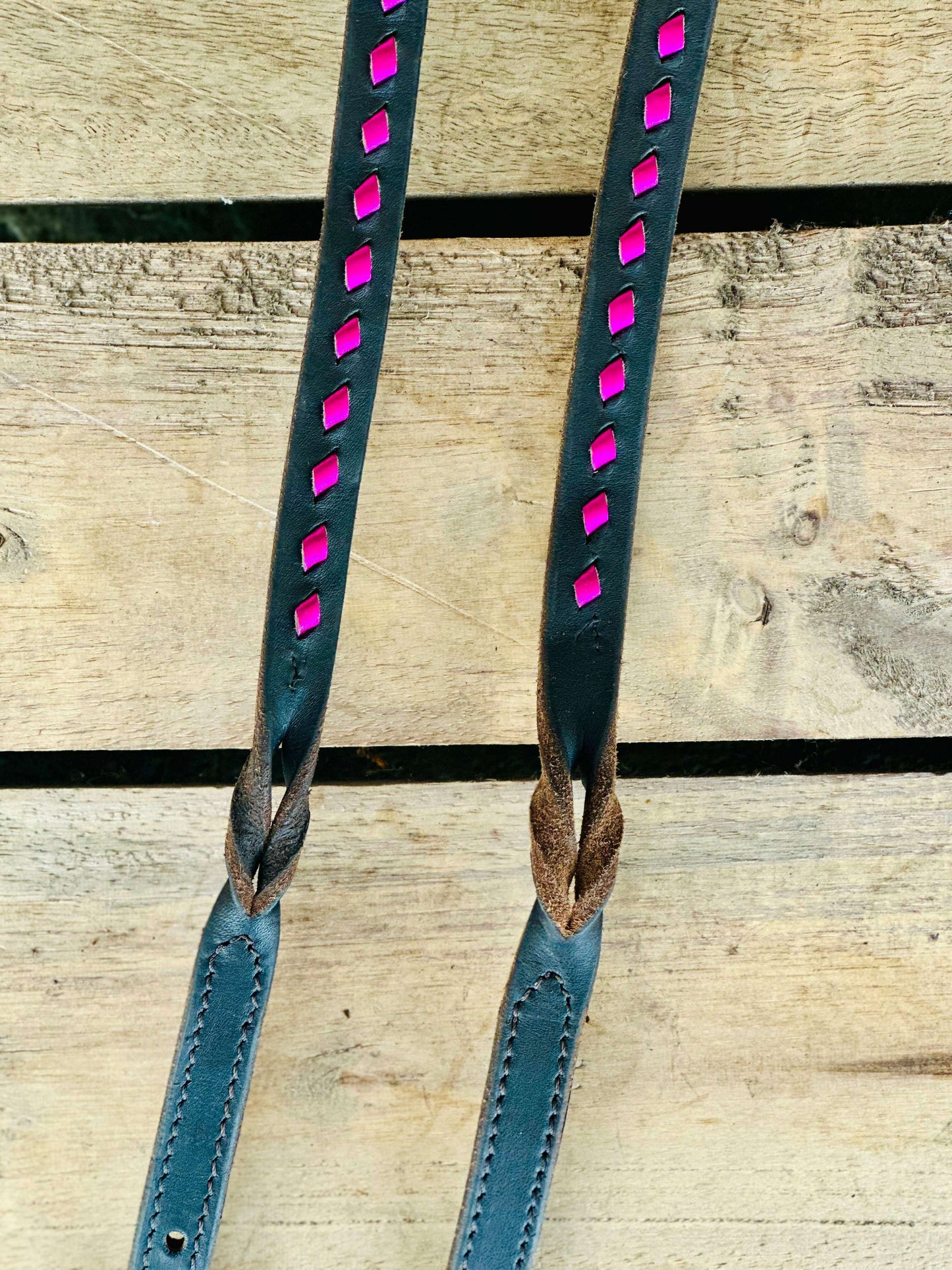 dustybutts-harness-leather-buckstitch-and-bloodknot-barrel-racing-reins---metallic-pink-reins---dustybutts-australia-35929657