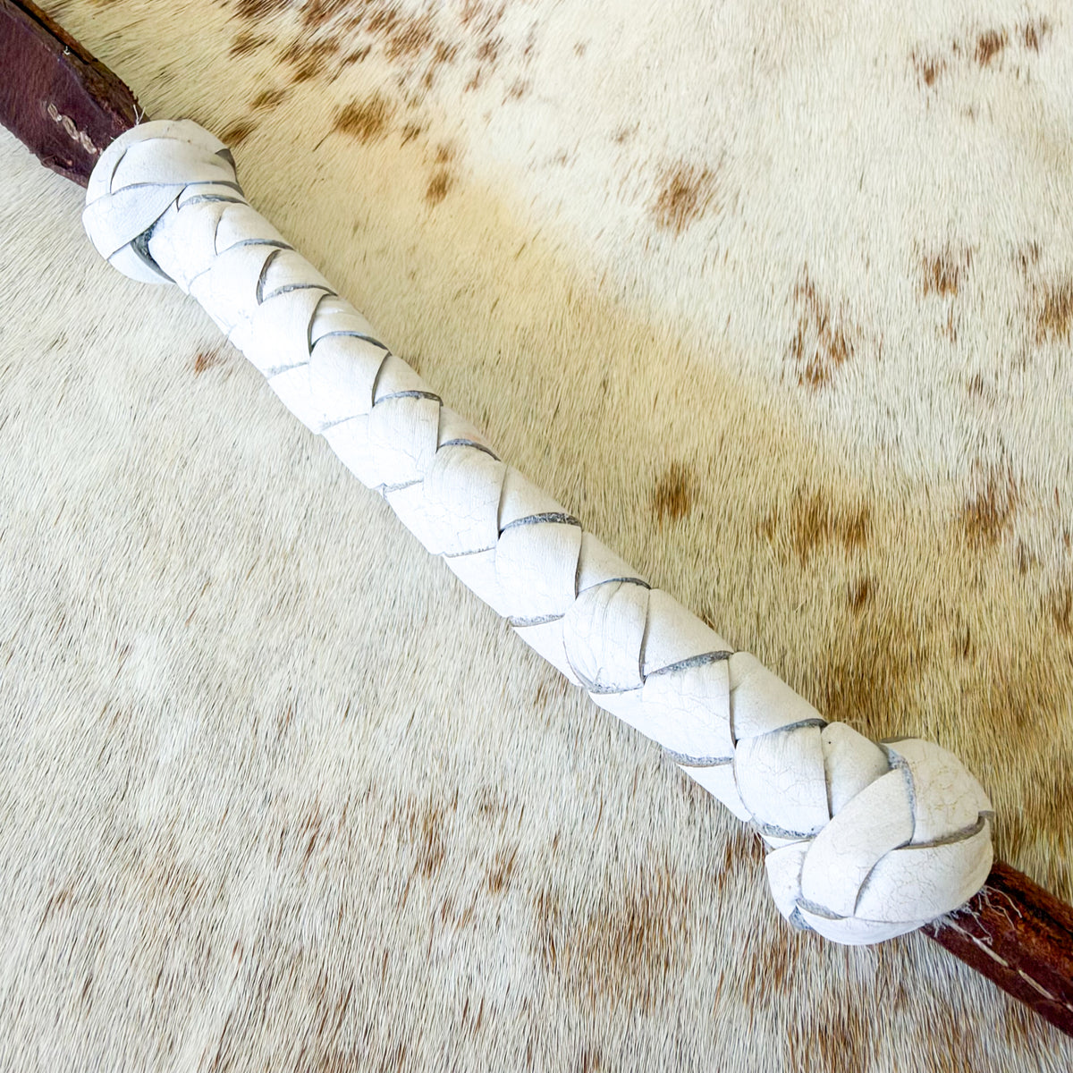Dustybutts Rolled Harness Braided Leather Quirt / White