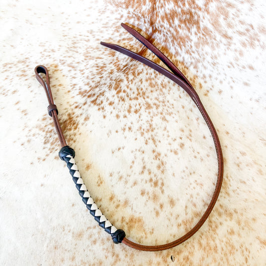 Dustybutts Rolled Harness Braided Leather Quirt / White & Black